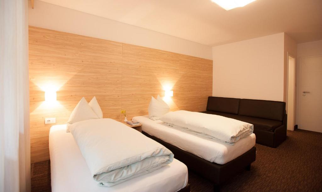 Hotel Stifter Lutago Chambre photo